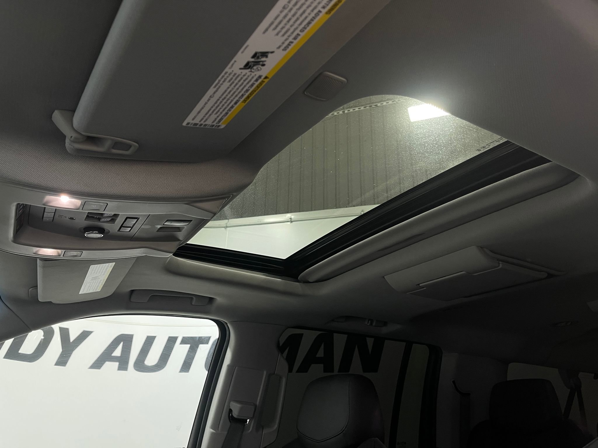 Used 2019 Cadillac Escalade ESV Luxury image 11