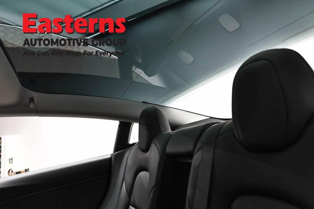 Used 2019 Tesla Model 3 Standard Range image 32