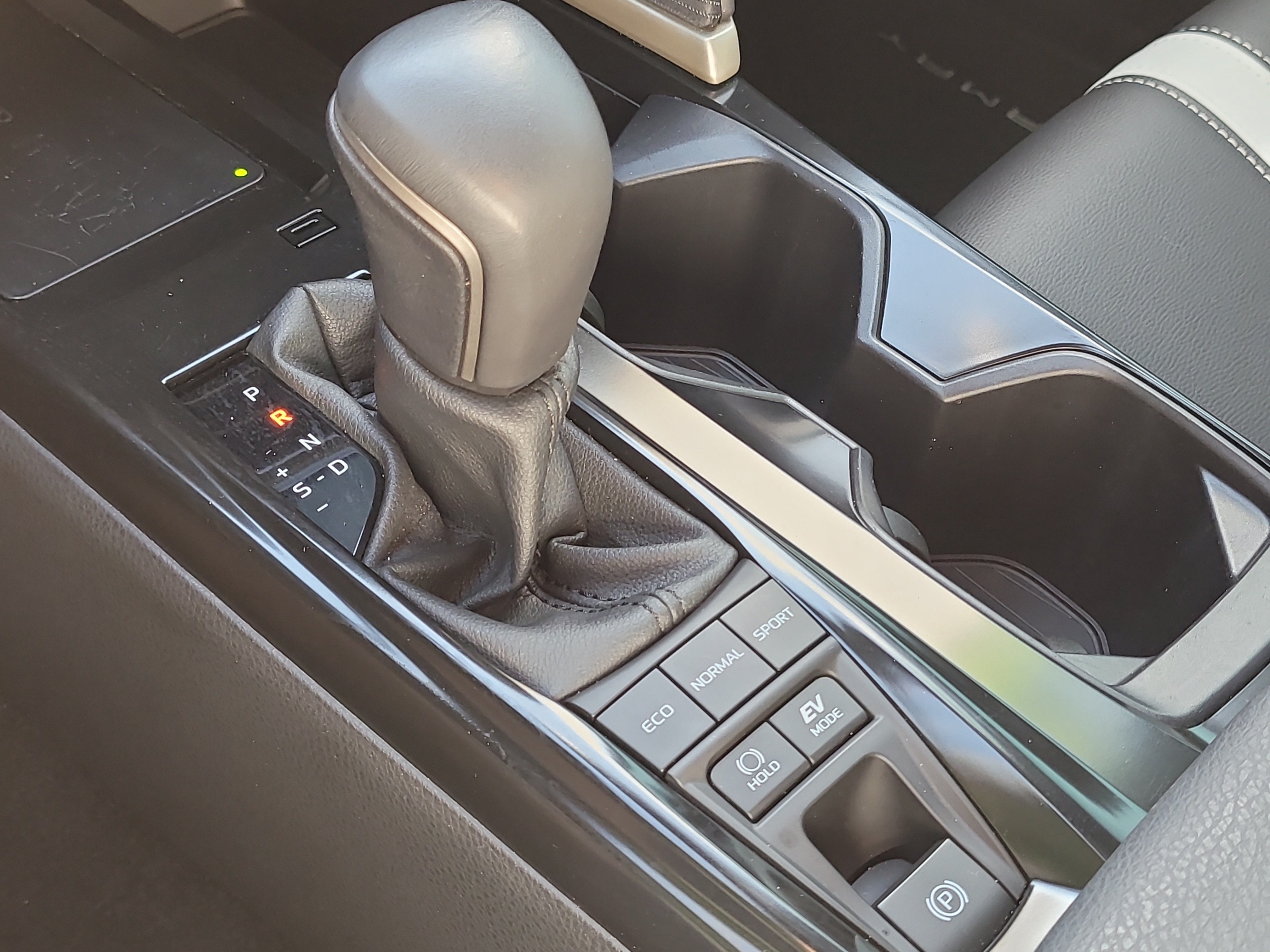 Certified 2025 Toyota Camry SE FWD image 25