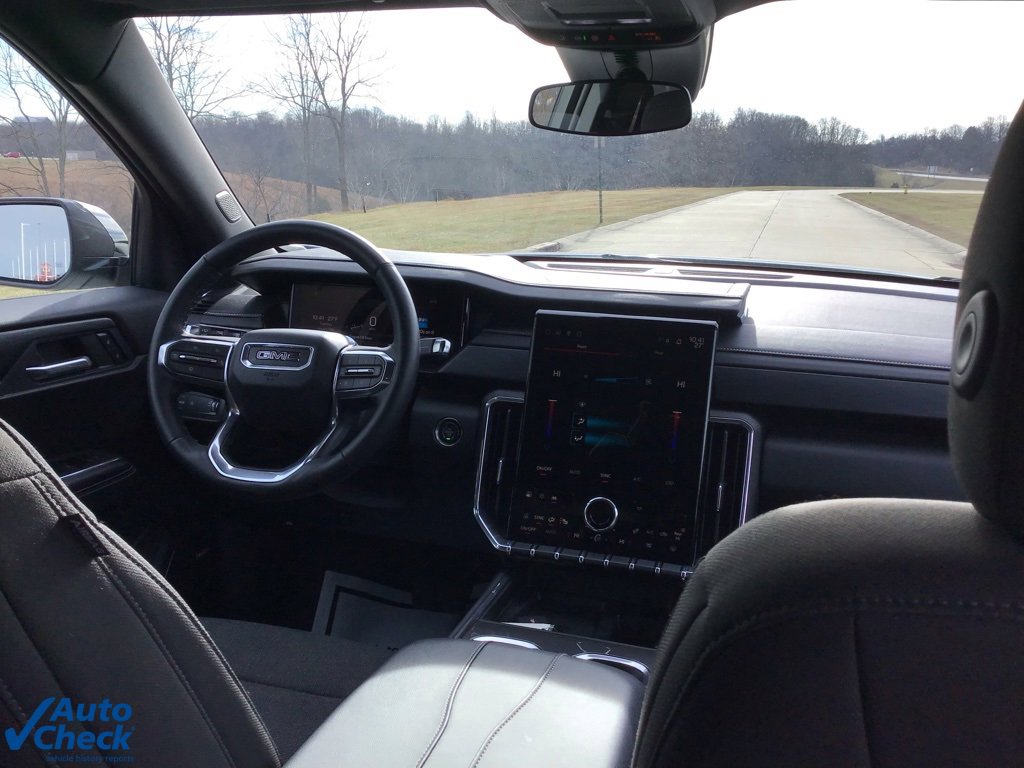 Used 2025 GMC Acadia Elevation image 22