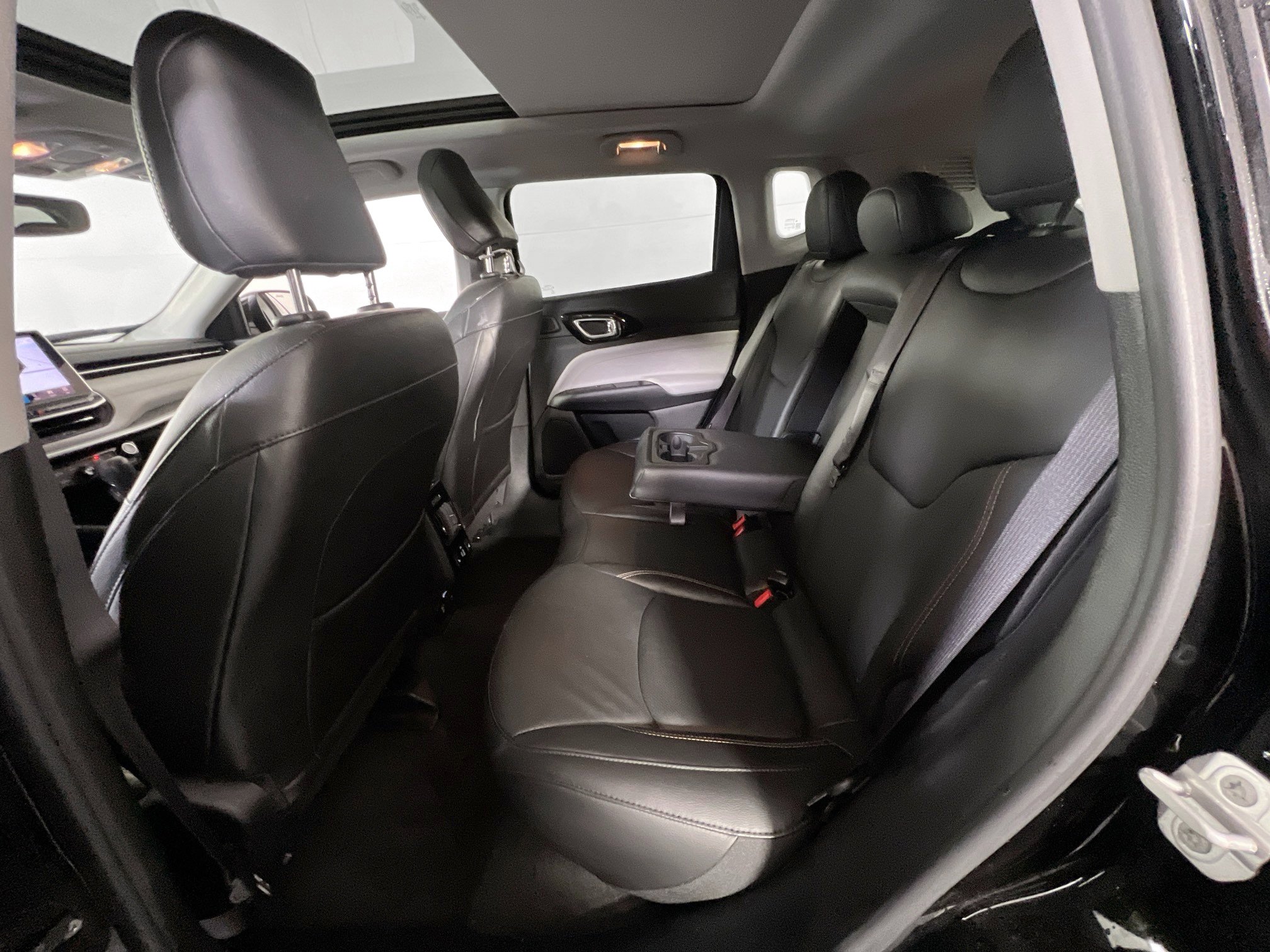 Used 2022 Jeep Compass Limited w/ Elite Group image 26