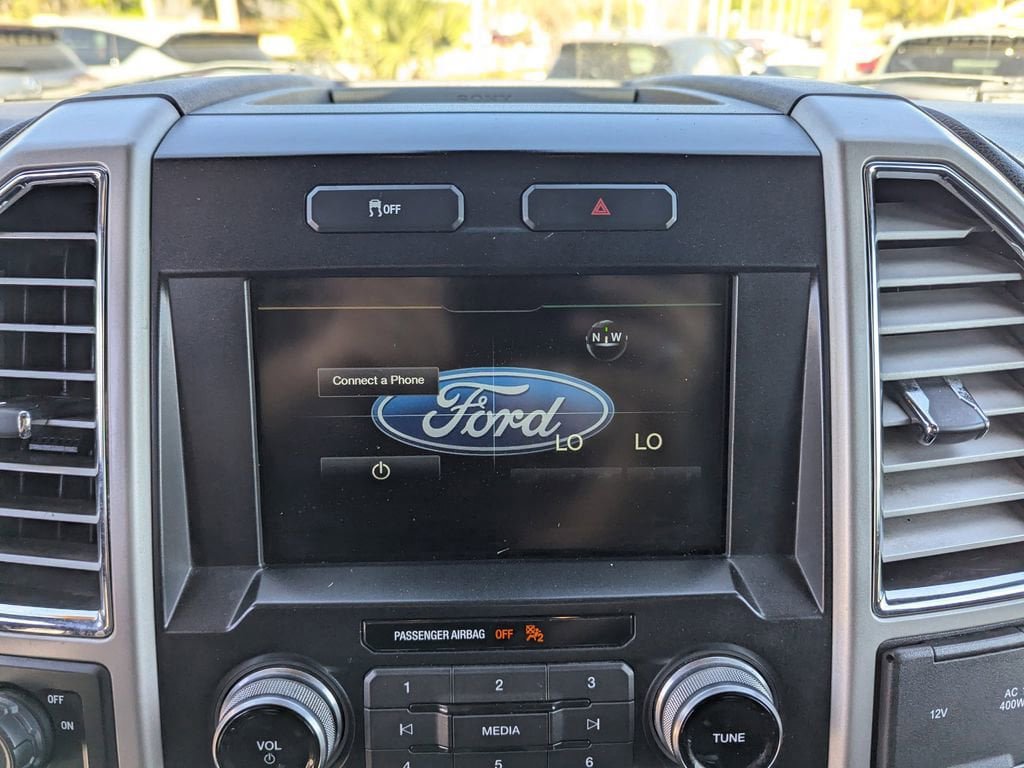 Used 2015 Ford F150 Lariat w/ Equipment Group 502A Luxury image 17