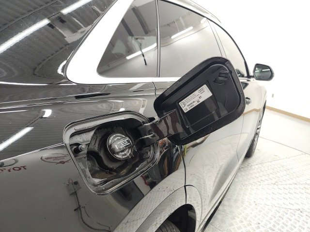 Used 2019 Audi Q8 Prestige image 32