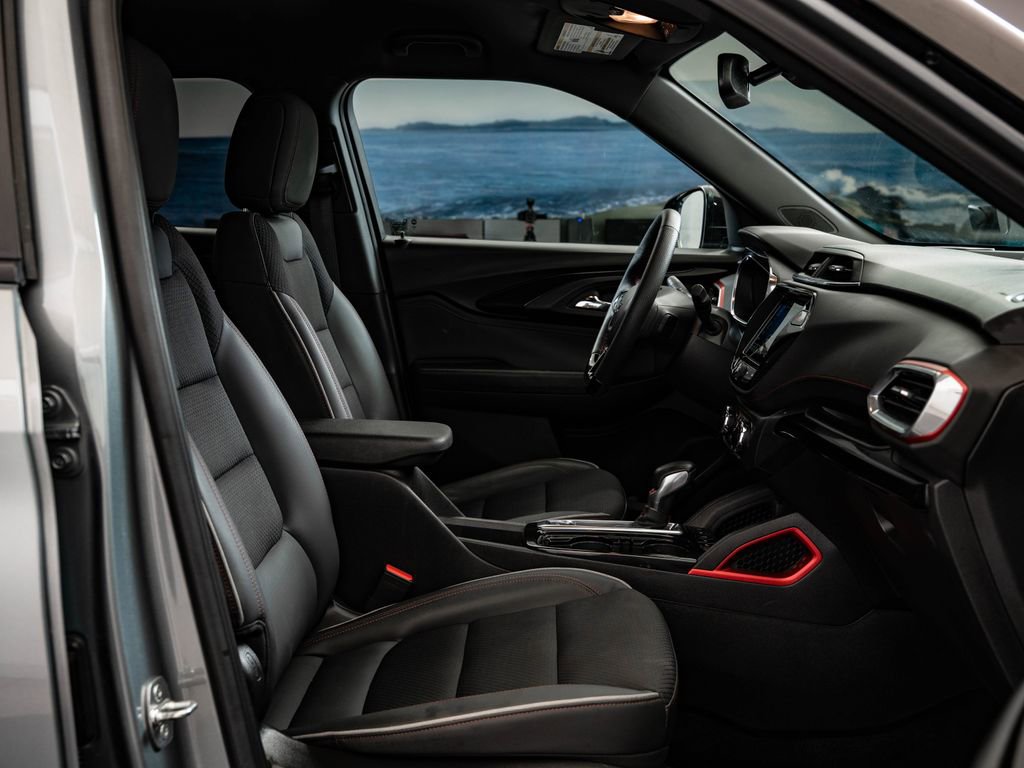 Used 2023 Chevrolet TrailBlazer RS w/ Convenience Package image 23