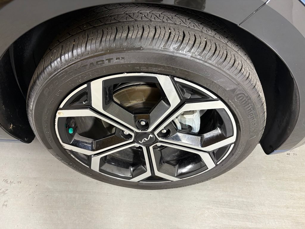Used 2024 Kia Niro SX Touring FWD image 10