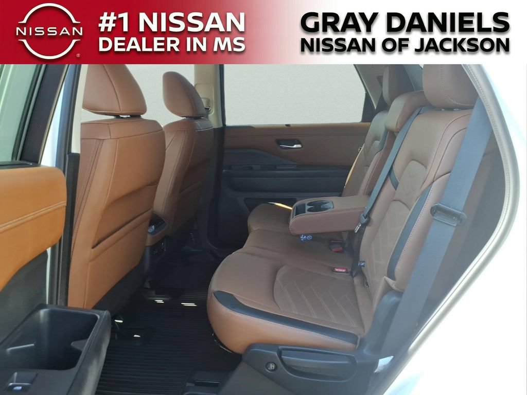 Certified 2024 Nissan Pathfinder Platinum w/ Cargo Package FWD image 26
