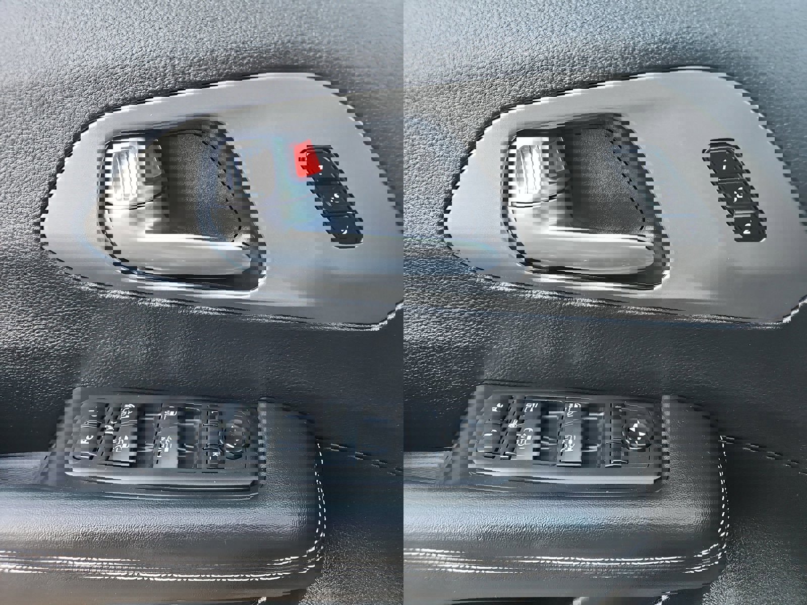 Used 2025 Chrysler Pacifica Select image 17