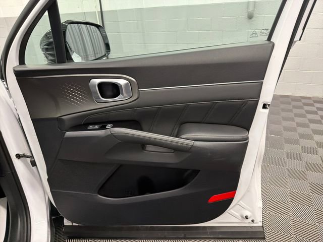 Certified 2023 Kia Sorento SX AWD/4WD image 28