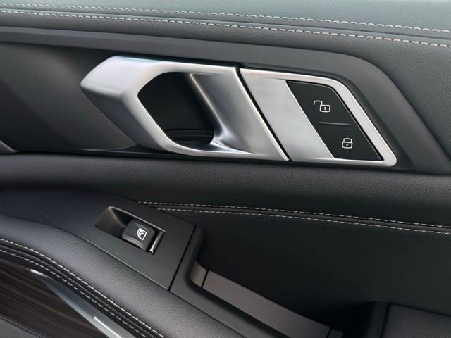 New 2026 BMW X5 xDrive40i w/ Premium Package image 17