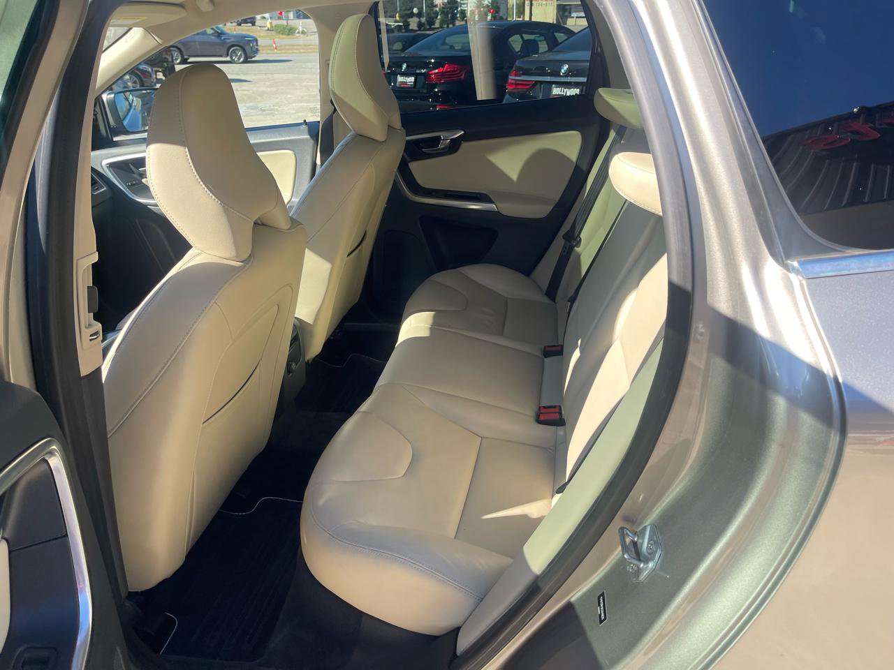 Used 2016 Volvo XC60 T5 Premier w/ Protection Package image 15