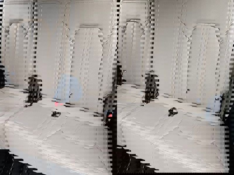 Used 2023 Ford Expedition Limited image 10