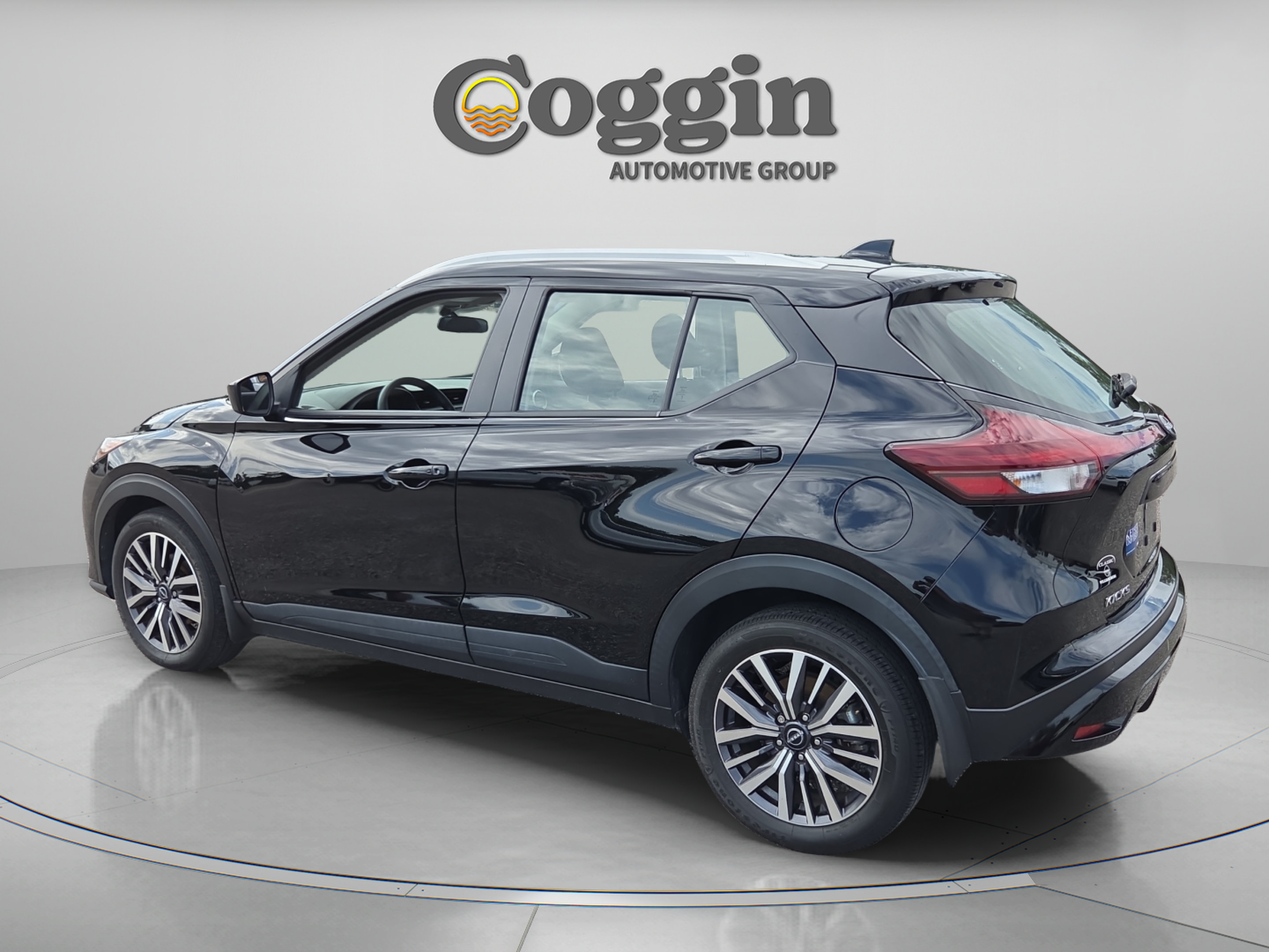 Used 2024 Nissan Kicks SV FWD image 5