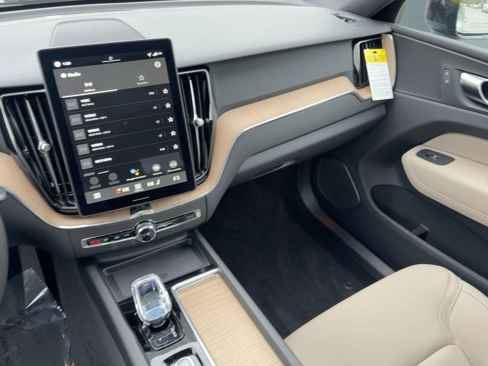 New 2026 Volvo XC60 B5 Plus w/ Climate Package image 26