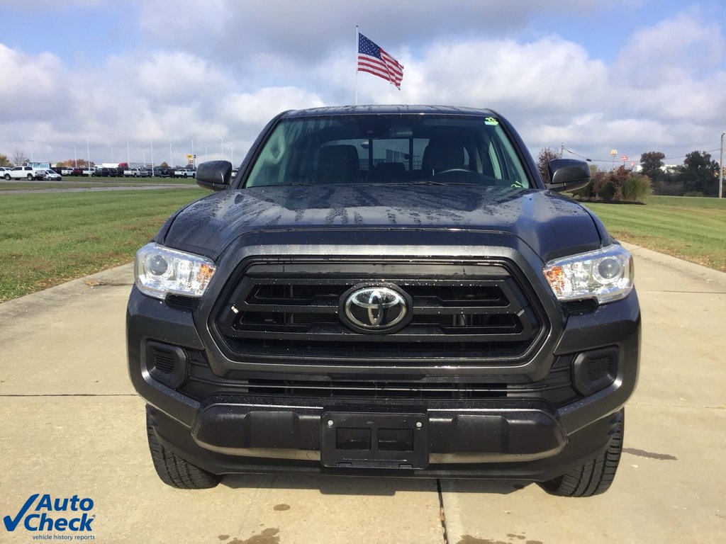 Used 2022 Toyota Tacoma SR image 9