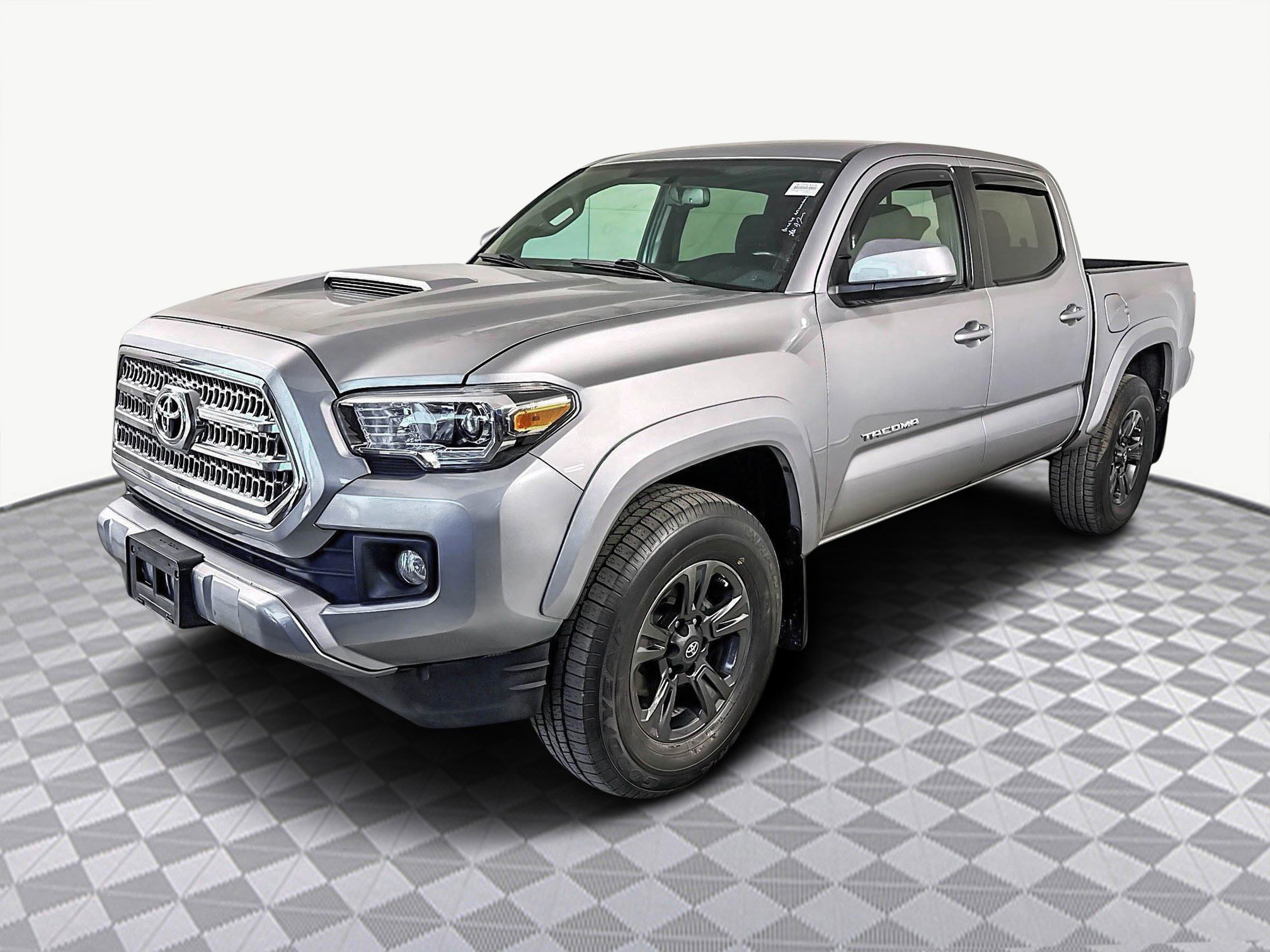 Used 2017 Toyota Tacoma SR image 4