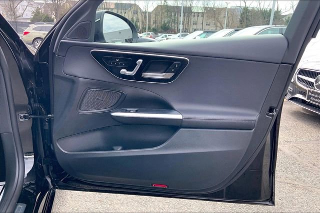 Used 2025 Mercedes-Benz C 300 4MATIC Sedan image 19