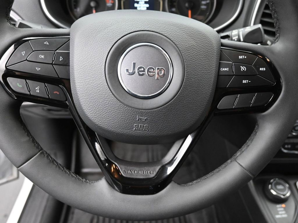 Used 2021 Jeep Cherokee Latitude Plus image 17