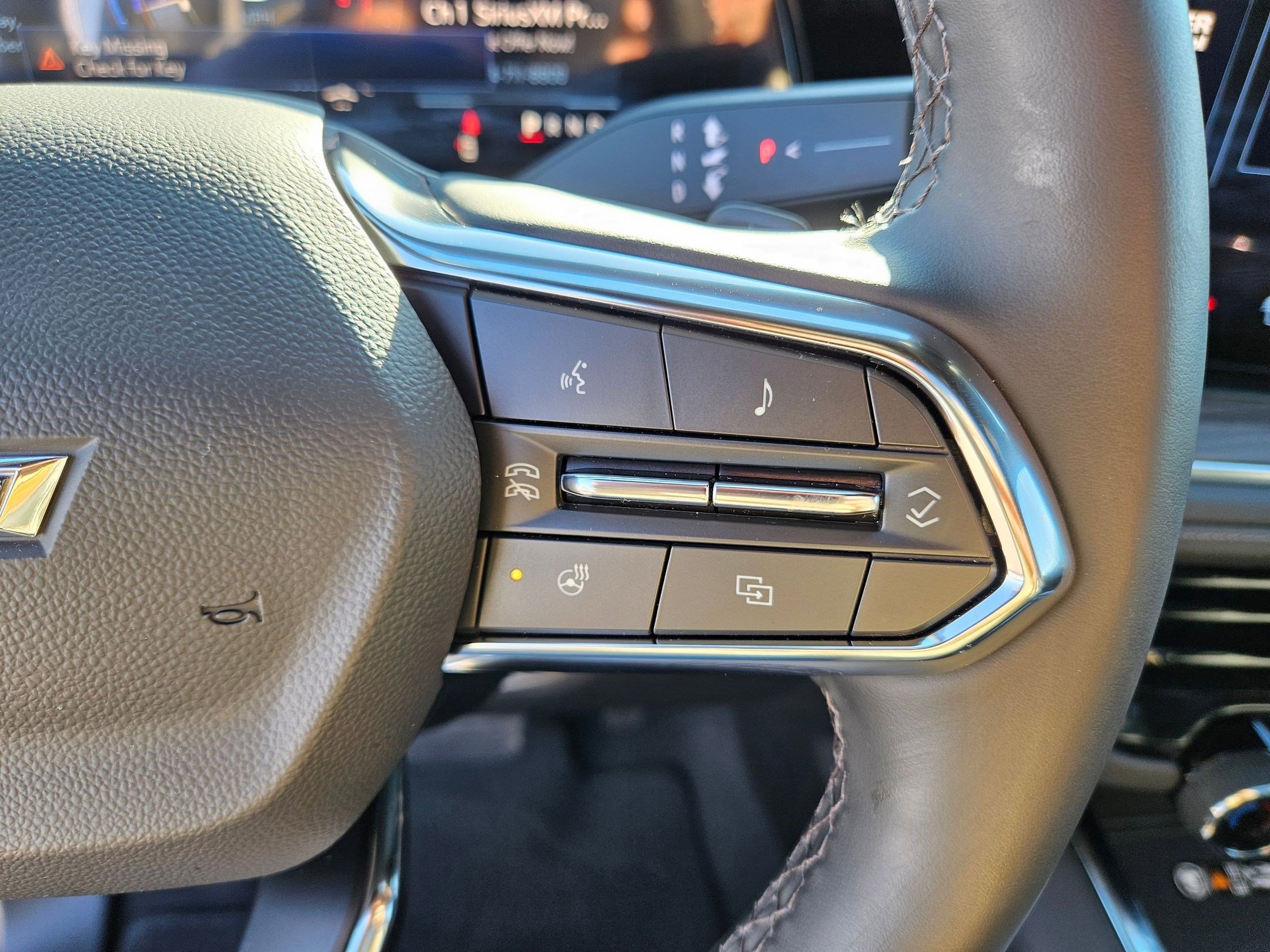 Used 2025 Chevrolet Suburban Z71 w/ Comfort Package image 19