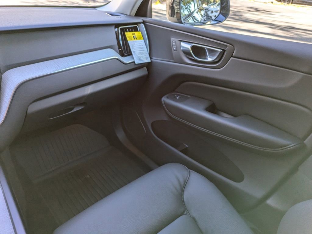 New 2025 Volvo XC60 B5 Plus w/ Climate Package image 15