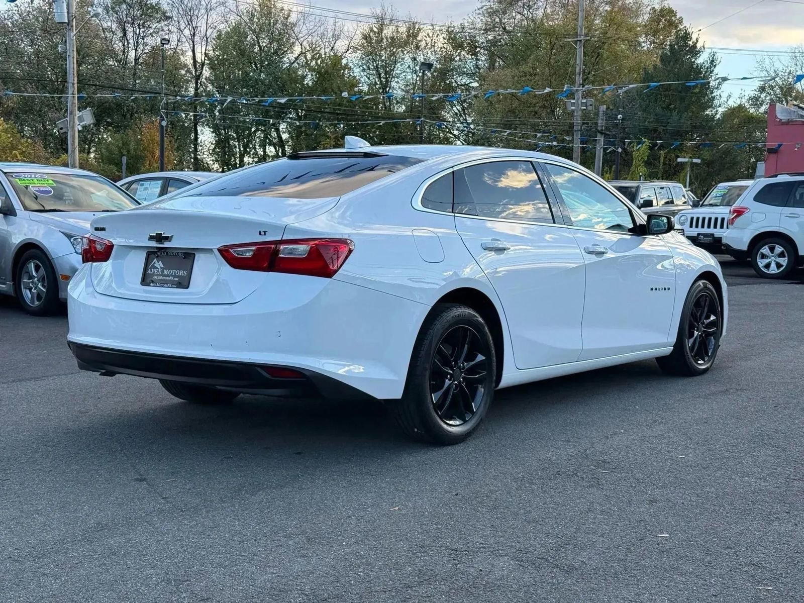 Used 2018 Chevrolet Malibu LT FWD image 13