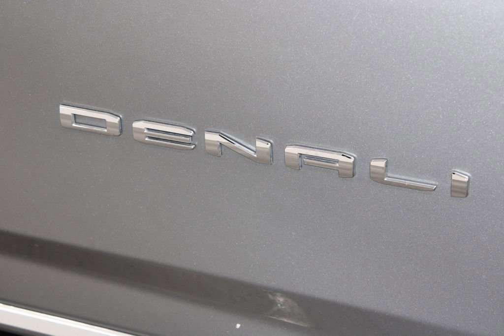 Used 2024 GMC Yukon XL Denali RWD image 12