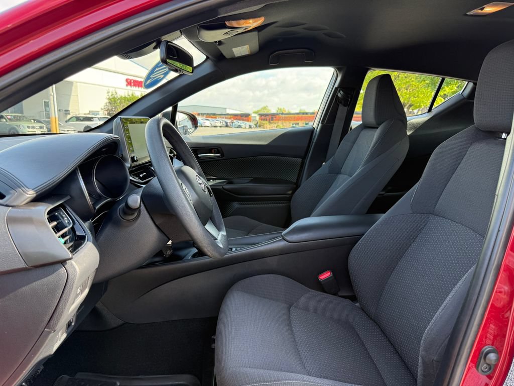 Used 2019 Toyota C-HR LE FWD image 15