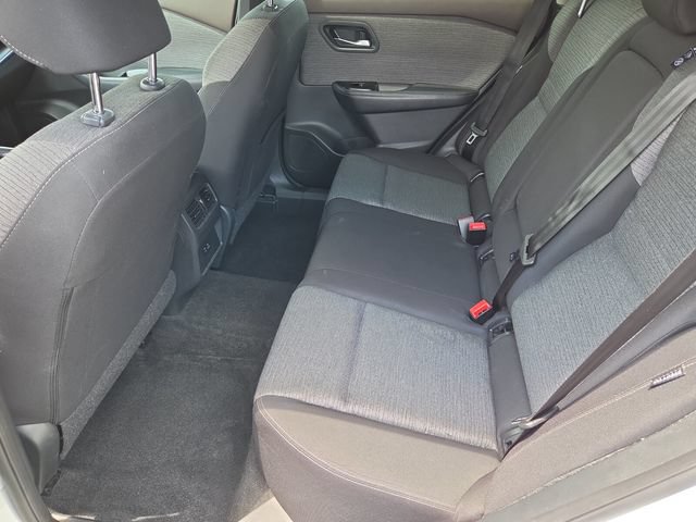 Used 2023 Nissan Rogue SV FWD image 12