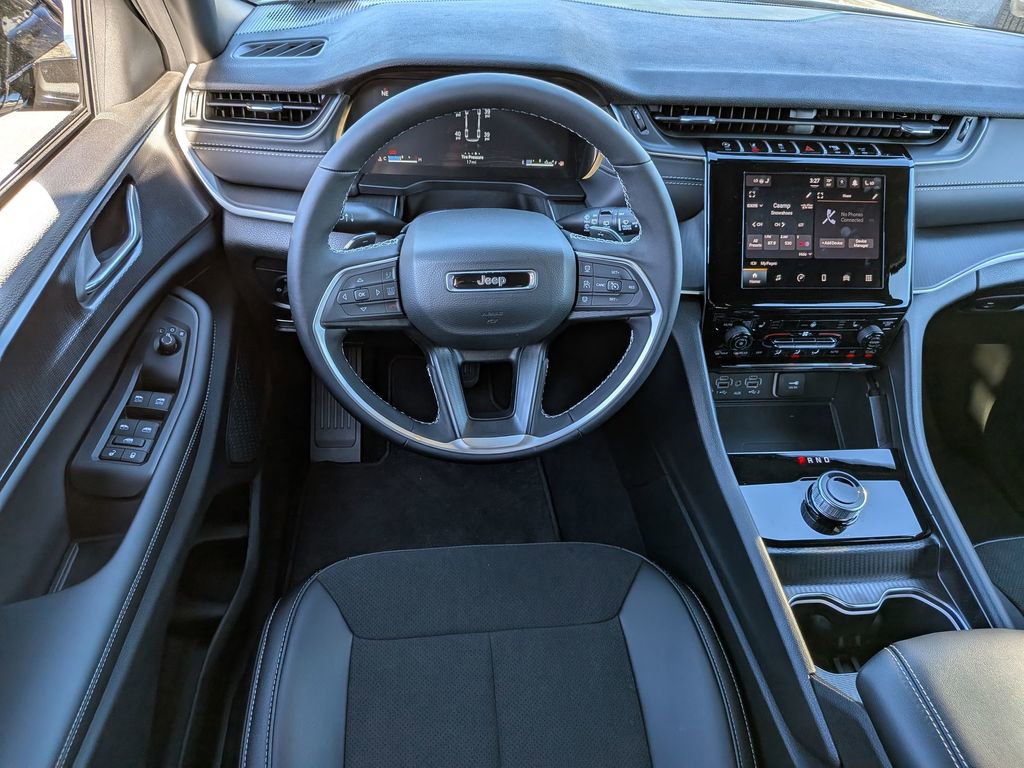 New 2025 Jeep Grand Cherokee L Altitude image 30