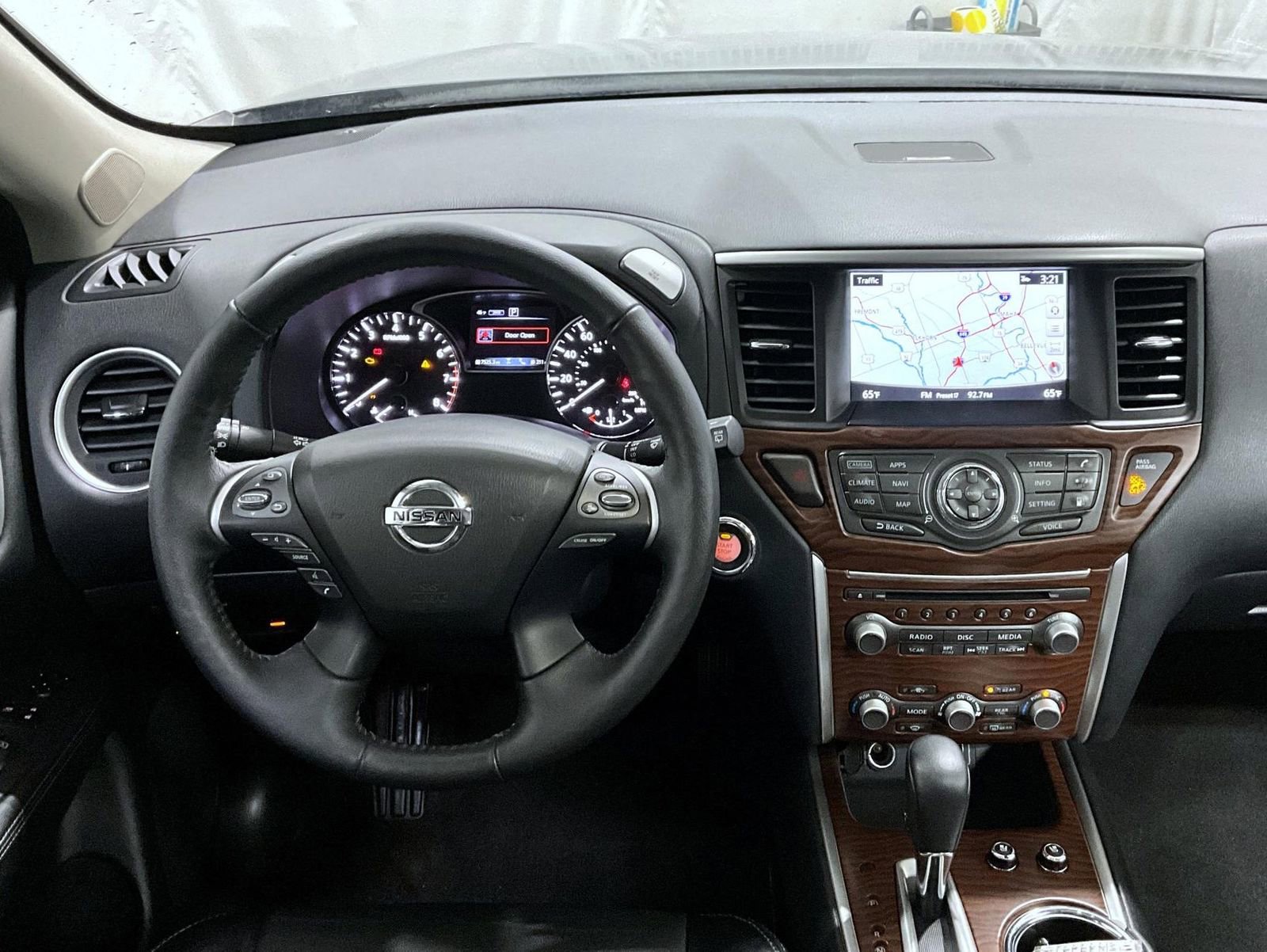 Used 2020 Nissan Pathfinder Platinum image 14