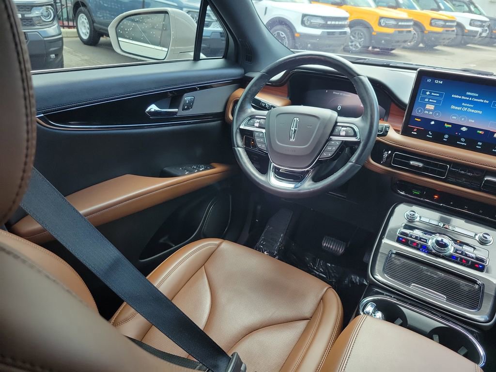 Used 2023 Lincoln Nautilus Reserve AWD/4WD image 11