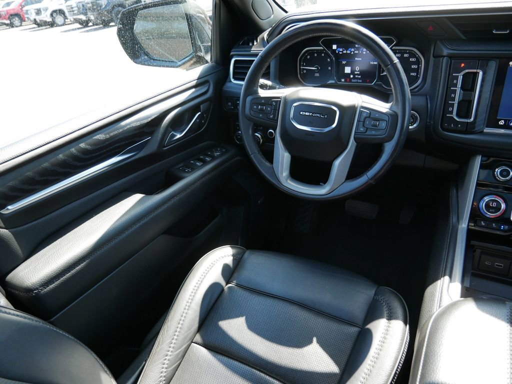 Used 2021 GMC Yukon Denali w/ LPO, Illumination Package AWD/4WD image 19