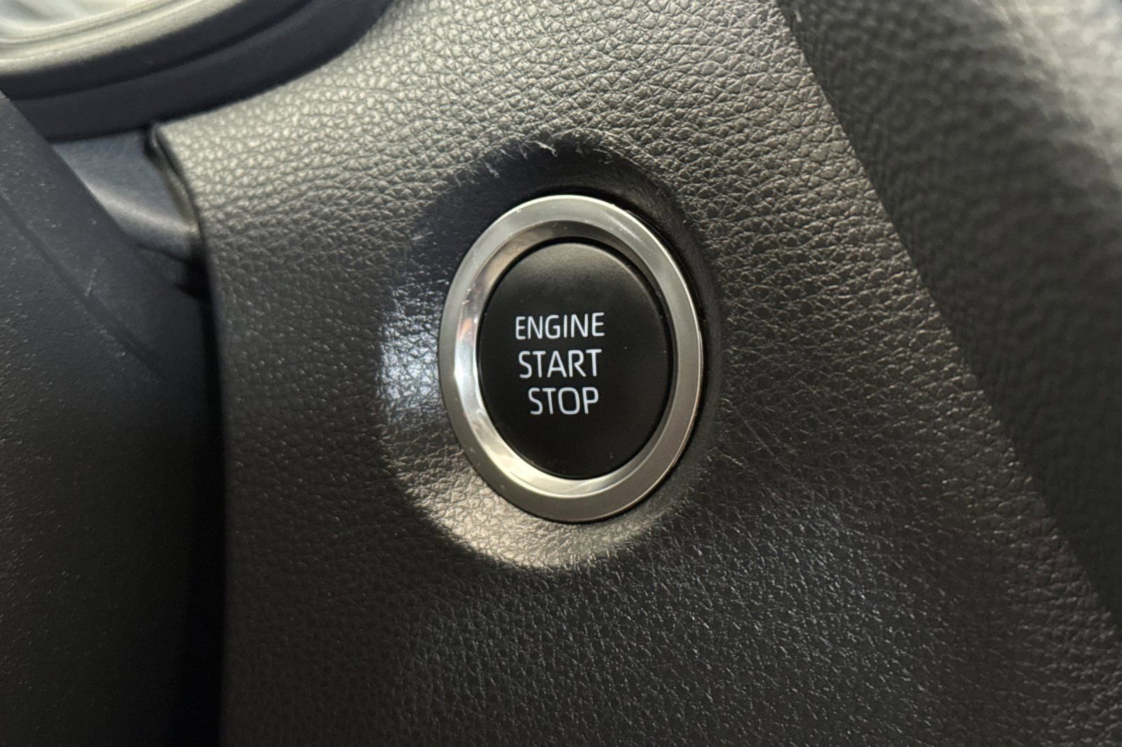 Used 2025 Toyota Corolla SE w/ Convenience Package image 22