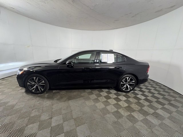 Used 2024 Volvo S60 B5 Plus image 2