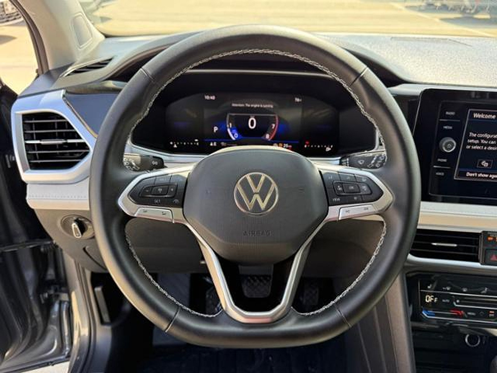New 2026 Volkswagen Taos SE FWD image 16