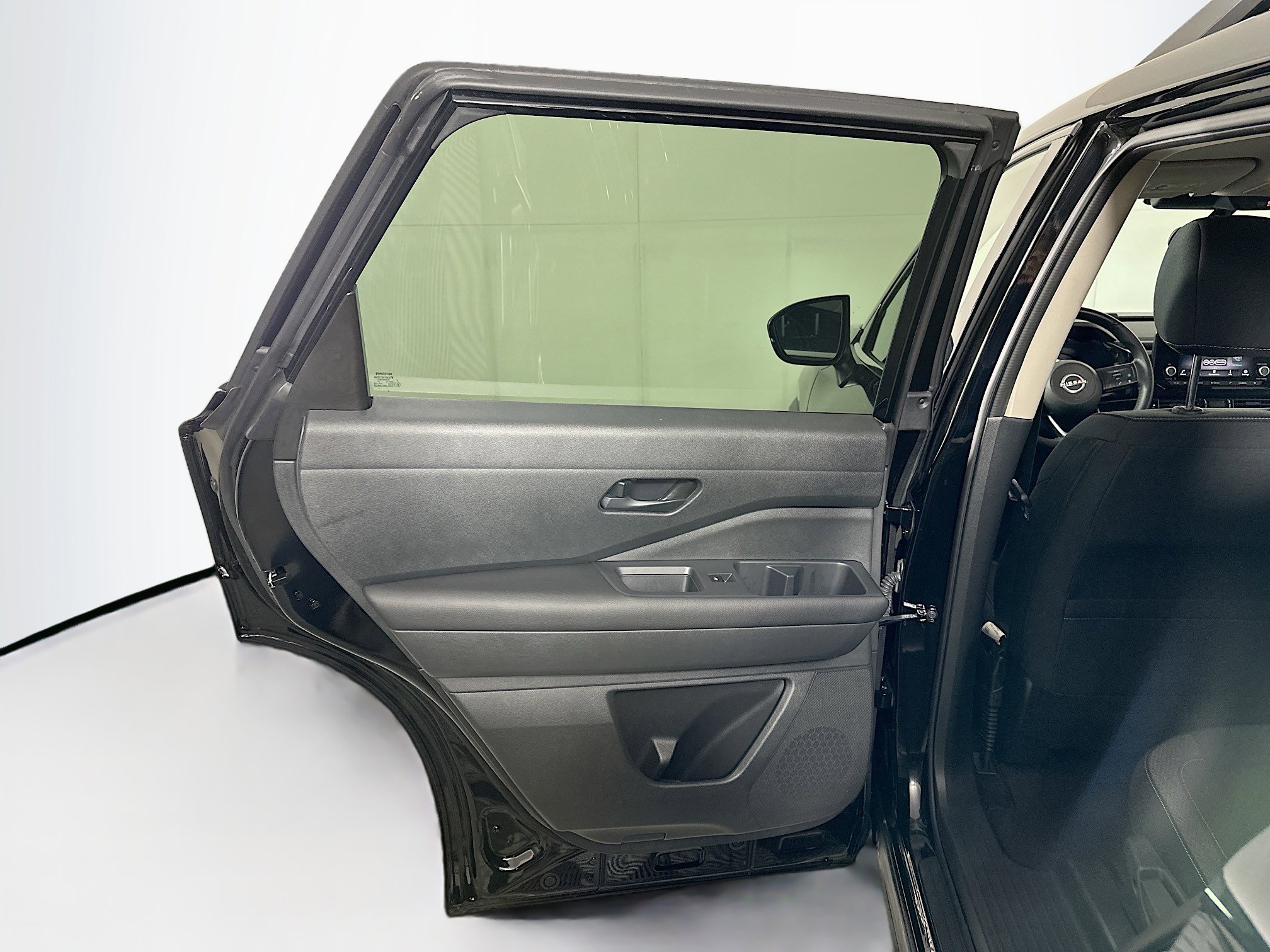 Used 2025 Nissan Pathfinder SV image 25