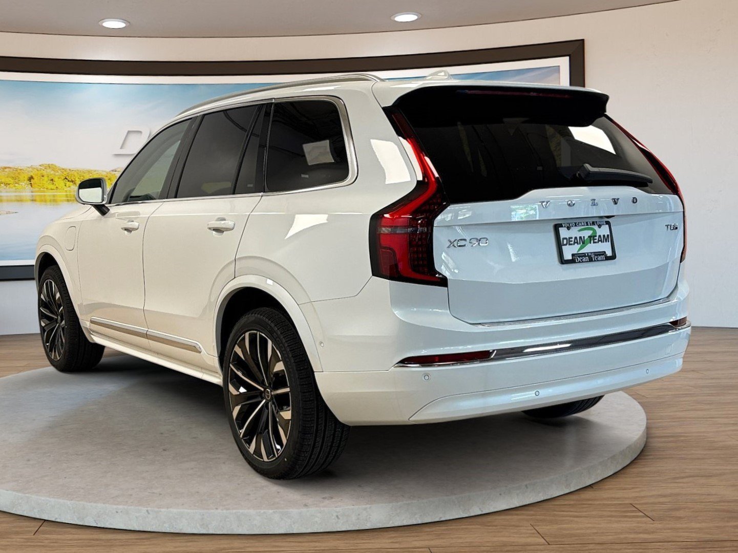 New 2026 Volvo XC90 T8 Plus w/ Protection Package Premier AWD/4WD image 7