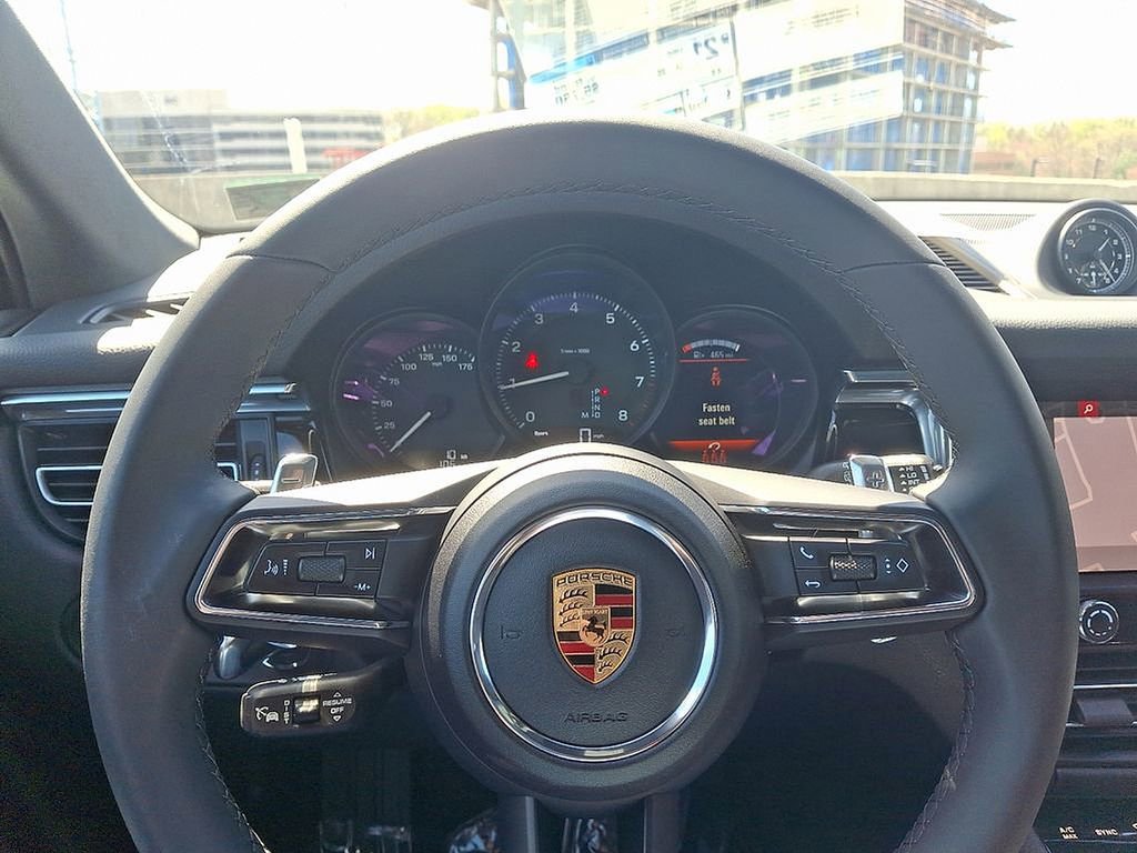 Certified 2025 Porsche Macan image 21