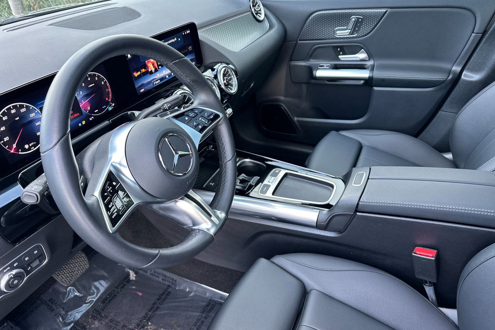 Used 2025 Mercedes-Benz GLA 250 4MATIC image 10