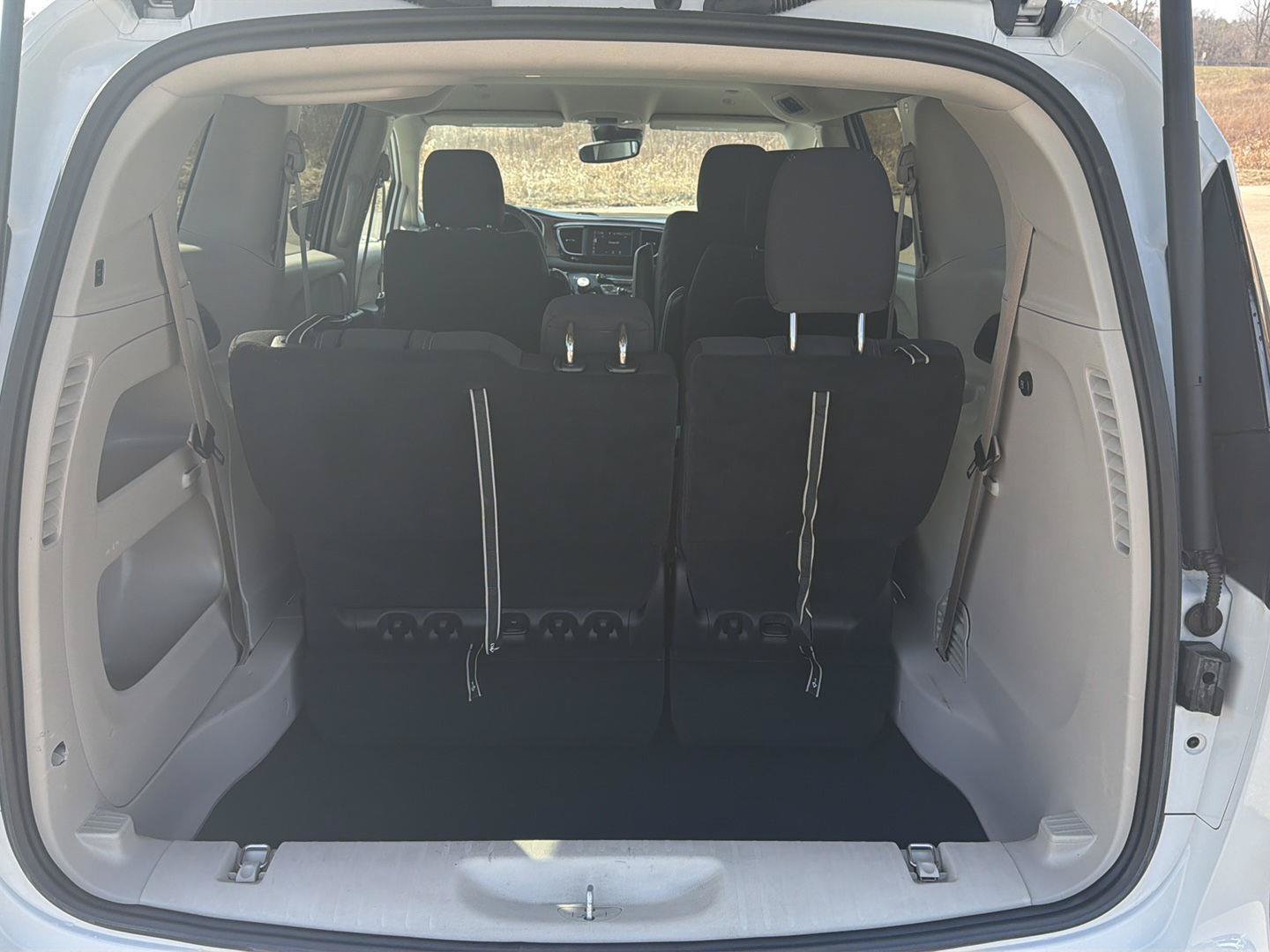 Used 2023 Chrysler Voyager LX FWD image 11