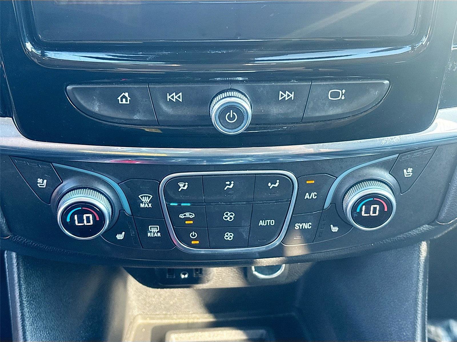 Used 2018 Chevrolet Traverse Premier w/ Driver Confidence II Package image 17