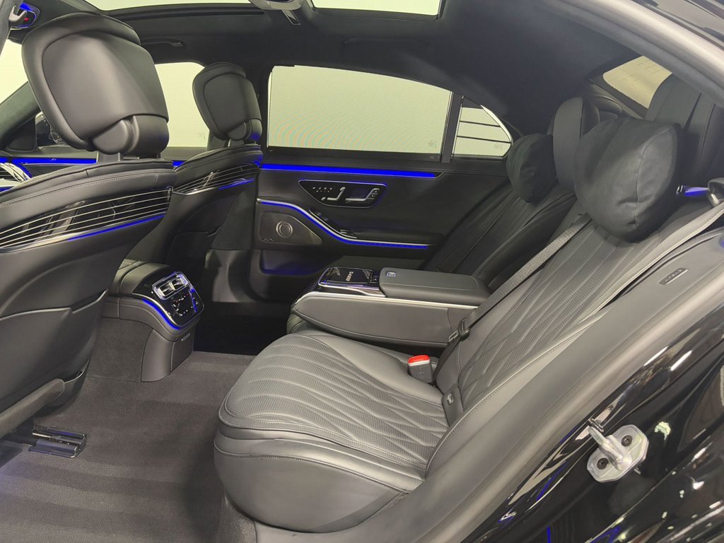 Used 2024 Mercedes-Benz S 63 AMG S w/ Carbon Fiber Exterior Package image 29