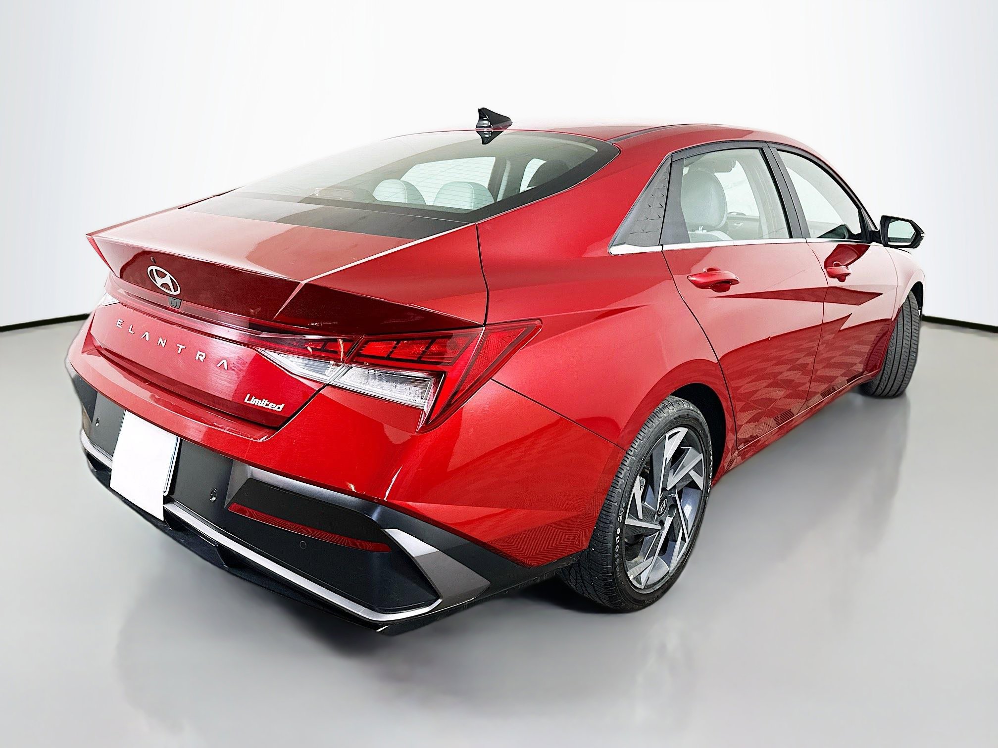 Certified 2024 Hyundai Elantra Limited FWD image 7