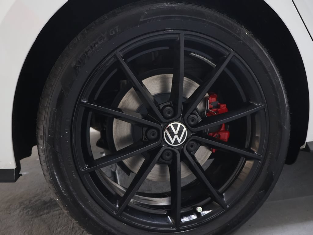Used 2025 Volkswagen Jetta GLI Autobahn FWD image 31