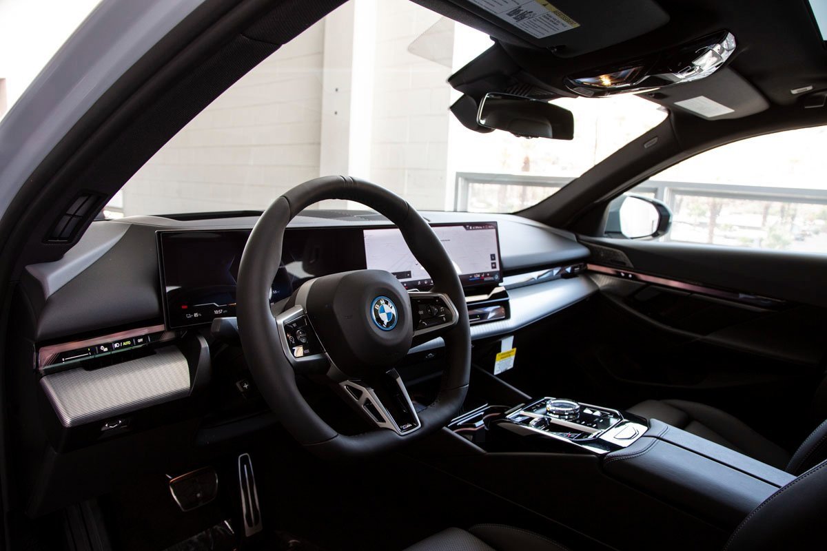 New 2026 BMW i5 eDrive40 w/ Executive Package image 16