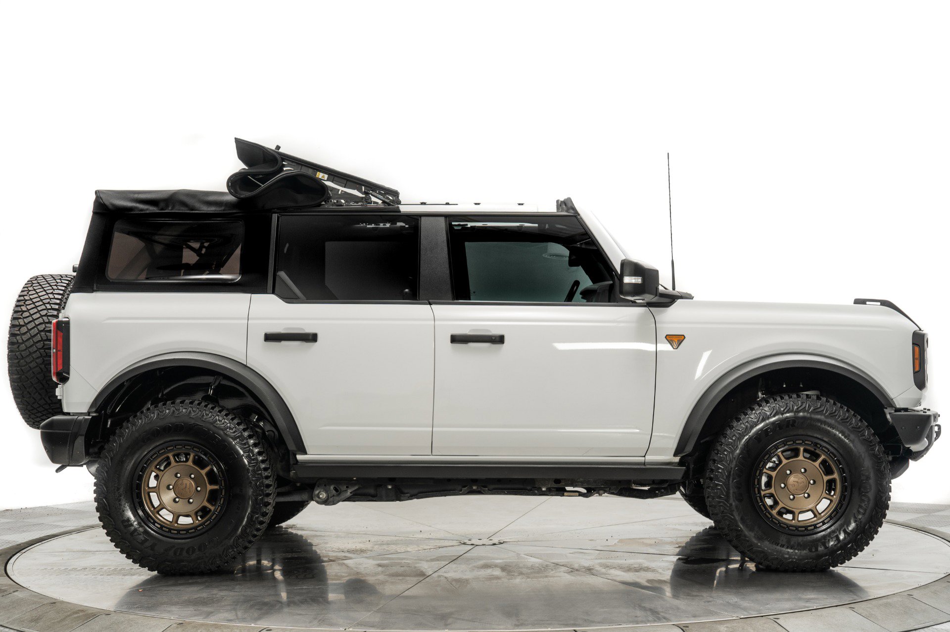 Used 2021 Ford Bronco Badlands image 39