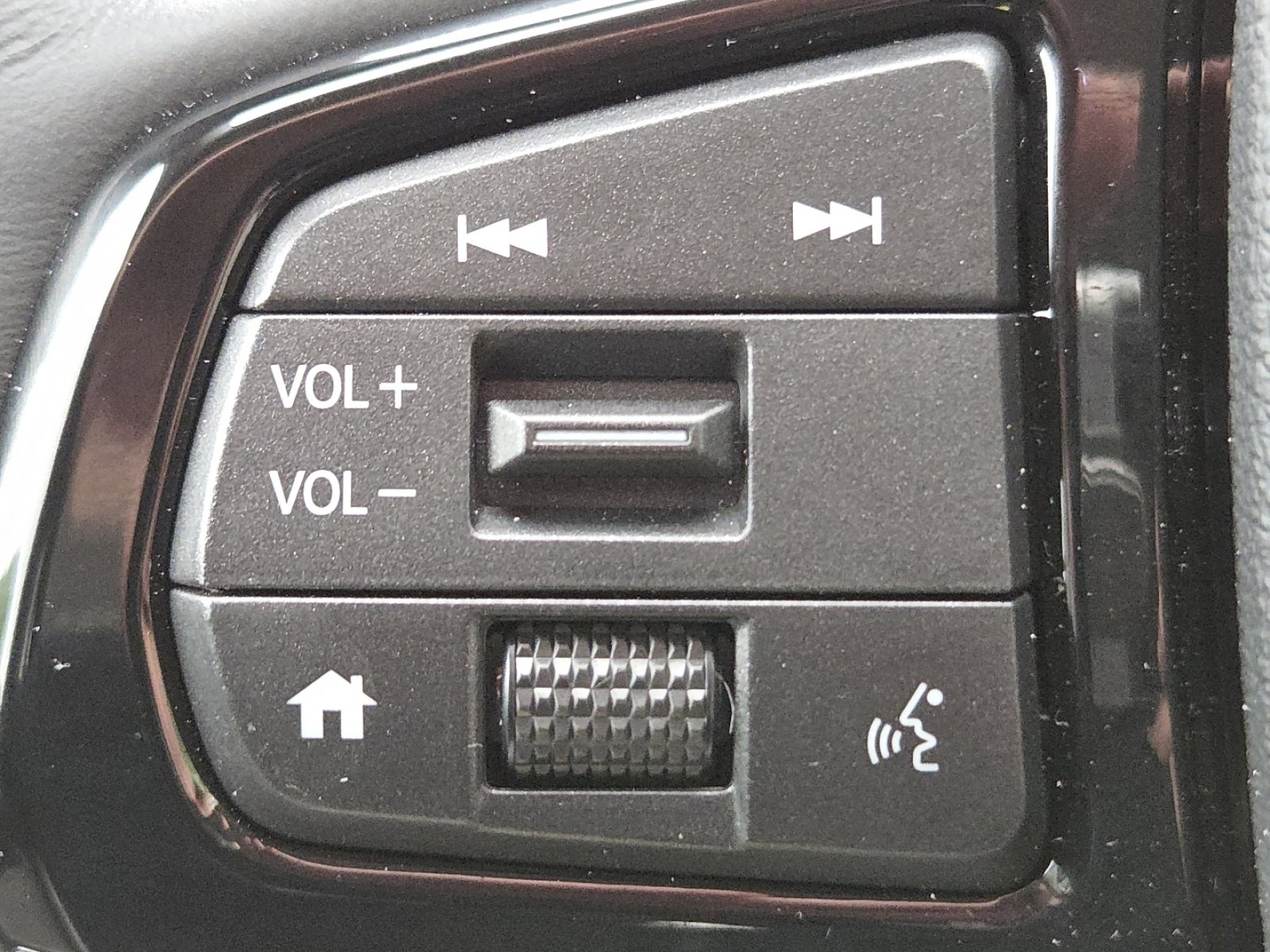 Certified 2025 Honda Odyssey Touring image 12