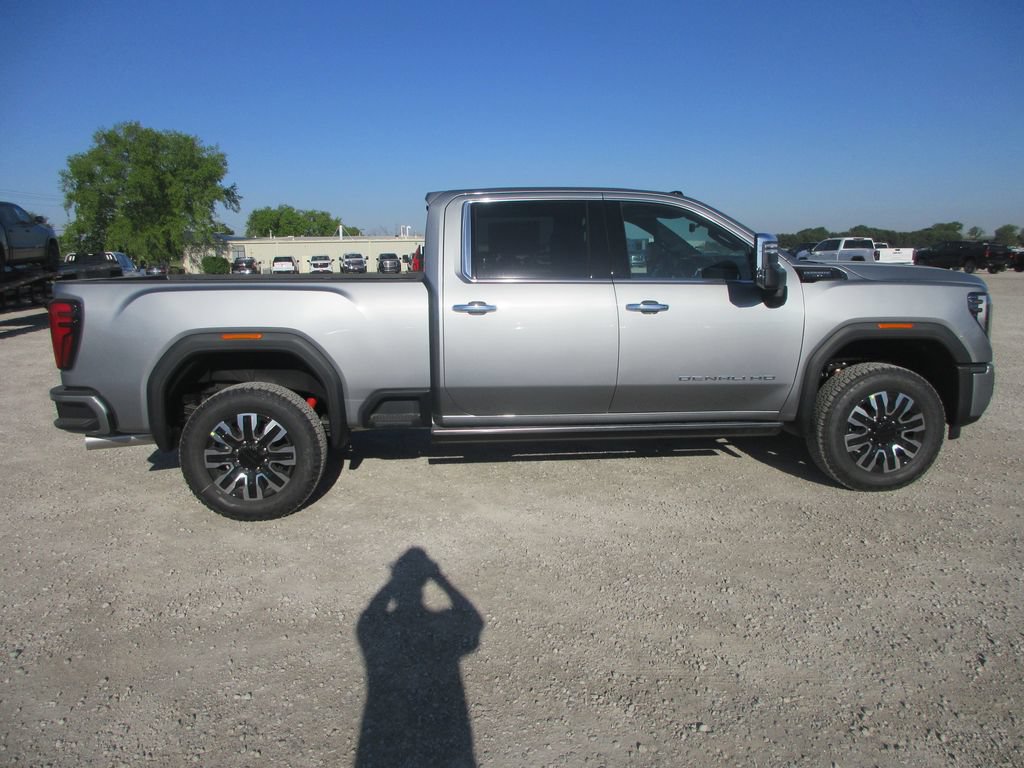 New 2026 GMC Sierra 2500 Denali Ultimate AWD/4WD image 3