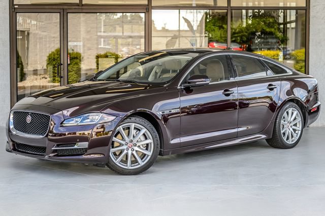 Used 2016 Jaguar XJ R-Sport RWD image 2