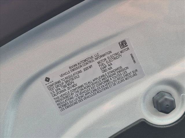 Used 2025 Rivian R1S Adventure AWD/4WD image 24