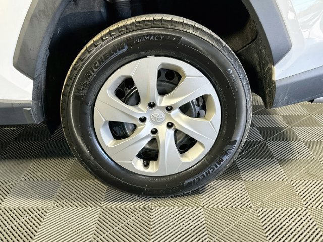 Certified 2023 Toyota RAV4 LE FWD image 28